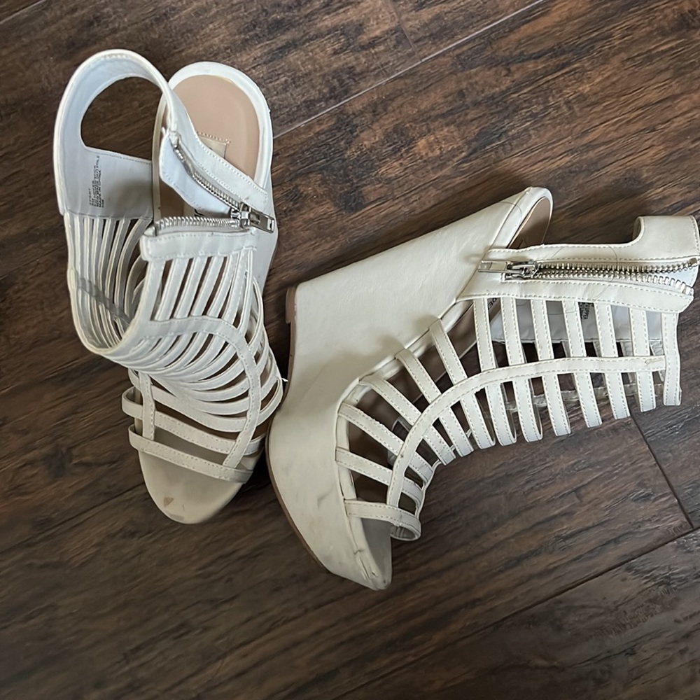 Steve Madden Off-White Platform, Size 8 - image 3